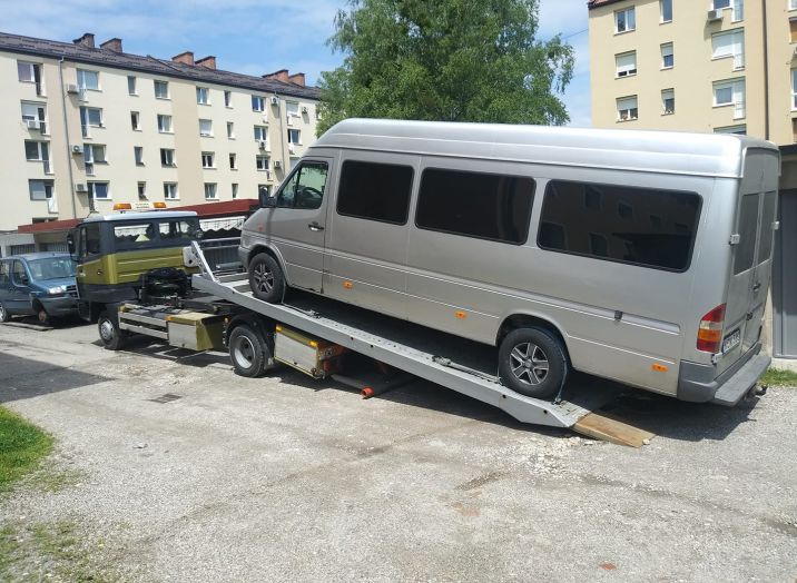 avtovleka kombija