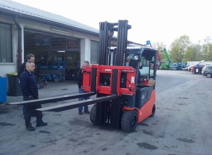 Poleg najema dvižne košare, vam v Ljubljani nudimo tudi najem viličarja