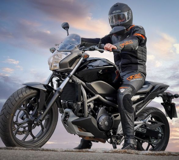 moto trgovina z dobro opremo