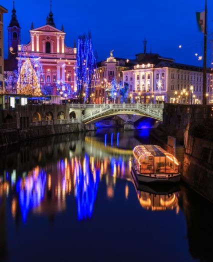 vožnja z ladjico ponoči