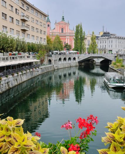 vožnja z ladjico je primerna za vse starostne skupine