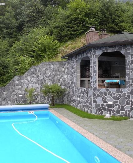 ugoden pohorski škriljavec služi kot lepa dekoracija