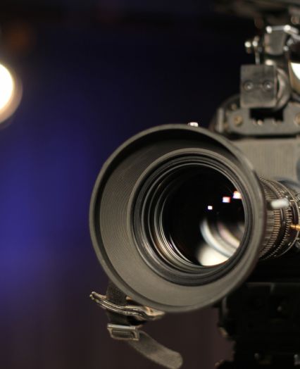 Ustvarite privlačne in kakovostne posnetke s pomočjo naše videoprodukcije